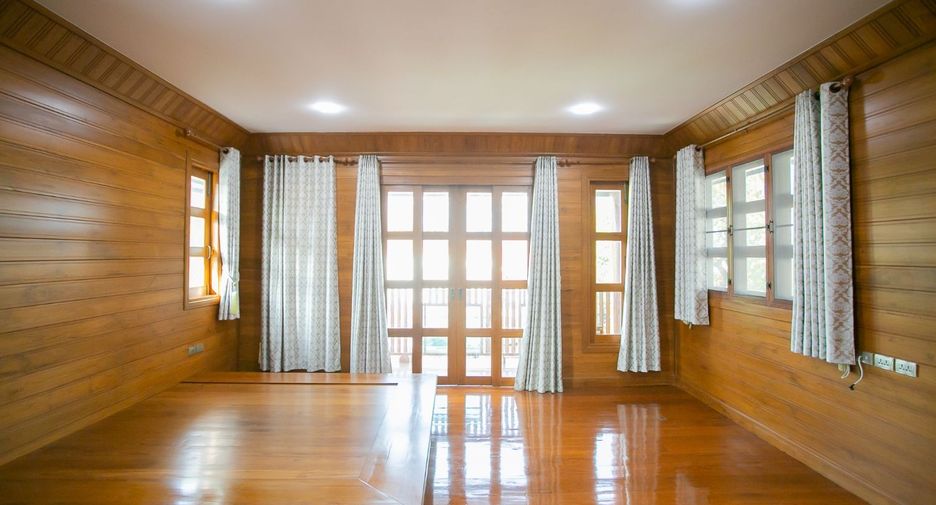 For rent and for sale 3 bedrooms house in Huai Khwang, Bangkok