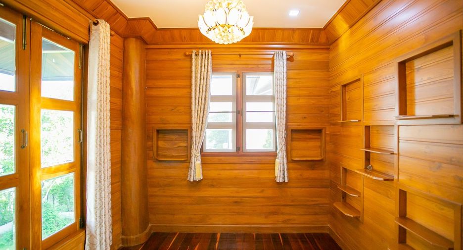 For rent and for sale 3 bedrooms house in Huai Khwang, Bangkok