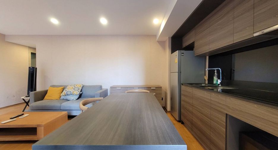 For rent 2 bedrooms condo in Pathum Wan, Bangkok