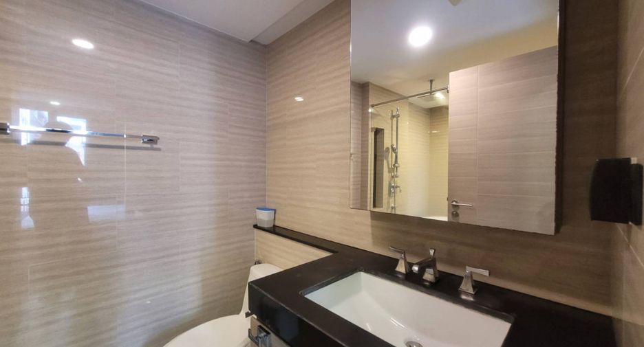 For rent 2 bedrooms condo in Pathum Wan, Bangkok