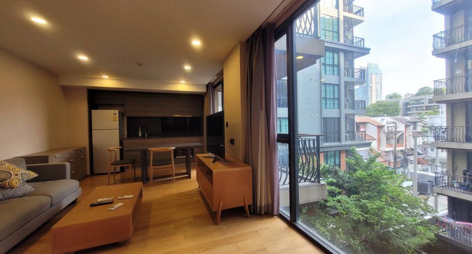 For rent 2 bedrooms condo in Pathum Wan, Bangkok