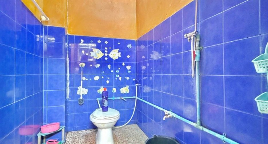 For sale 2 bedrooms townhouse in Krathum Baen, Samut Sakhon