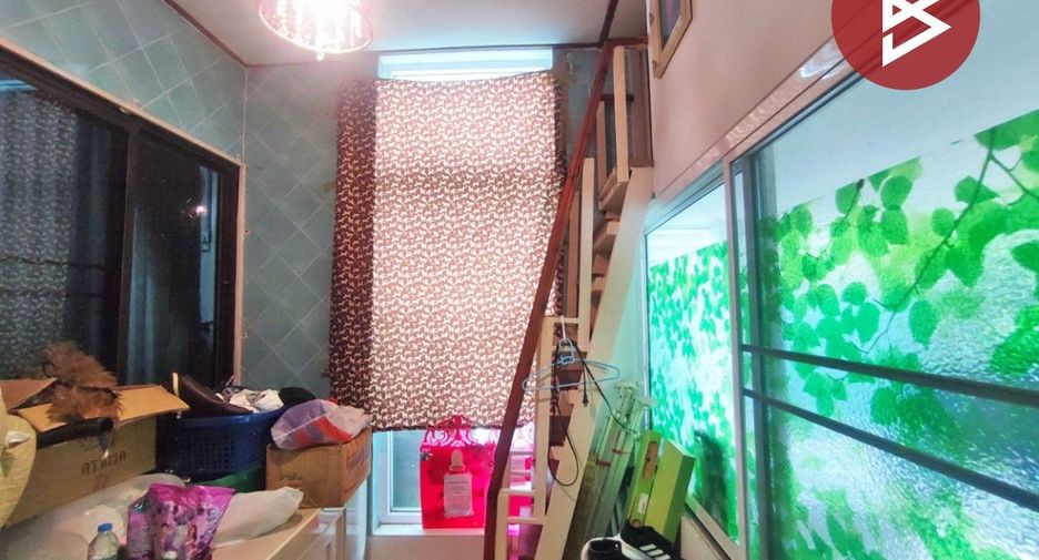 Casa adosada en venta de 4 habitaciones en Huai Khwang, Bangkok