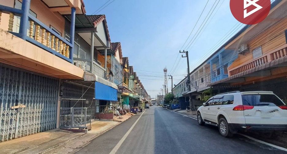 For sale 2 bedrooms townhouse in Mueang Prachinburi, Prachin Buri