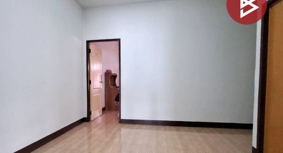 For sale 2 bedrooms townhouse in Mueang Prachinburi, Prachin Buri