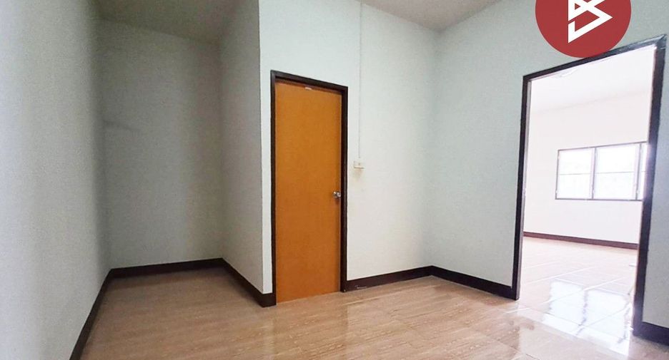 For sale 2 bedrooms townhouse in Mueang Prachinburi, Prachin Buri