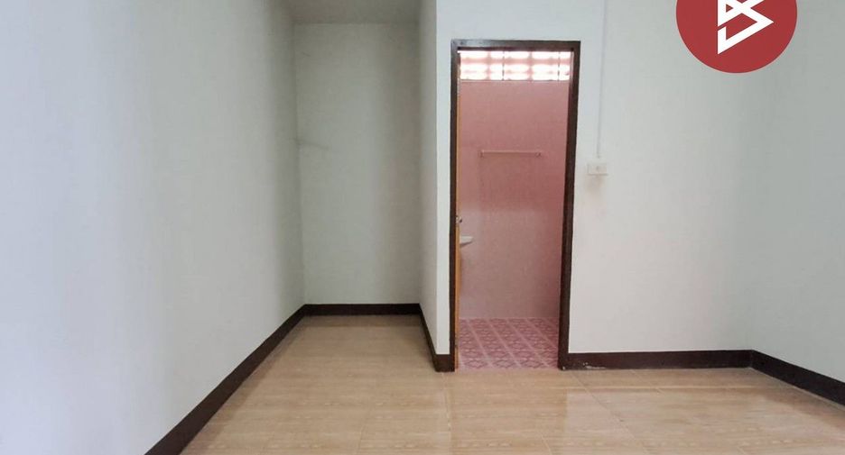For sale 2 bedrooms townhouse in Mueang Prachinburi, Prachin Buri