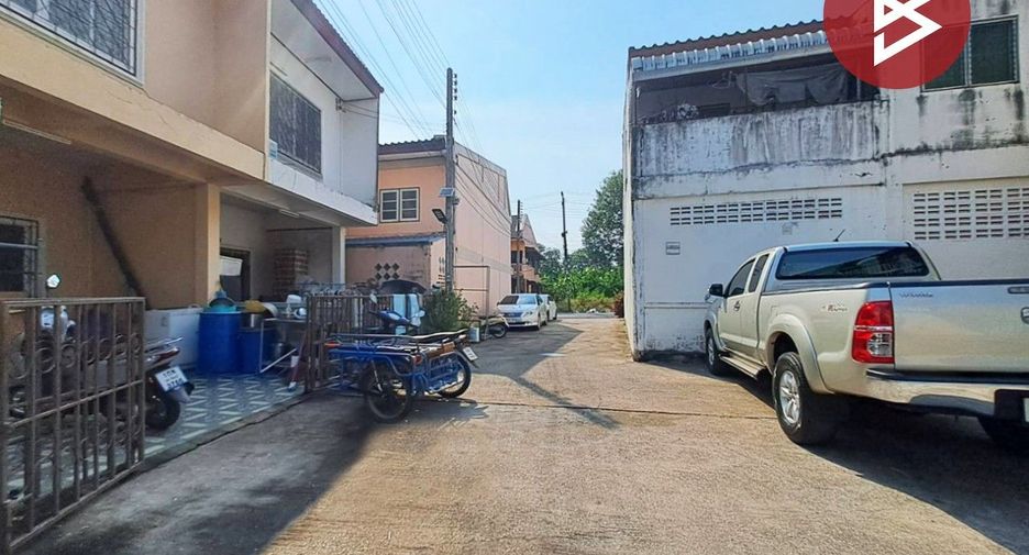 For sale 2 bedrooms townhouse in Mueang Prachinburi, Prachin Buri