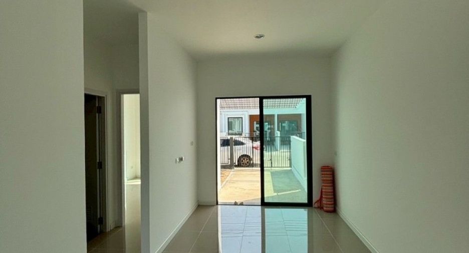 For sale 2 bedrooms townhouse in Bang Nam Priao, Chachoengsao