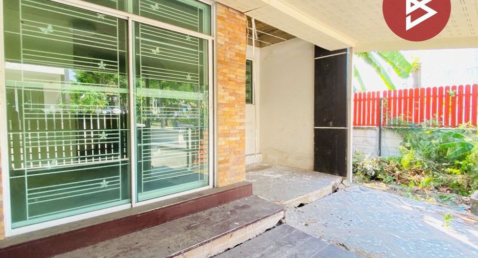 For sale 3 bedrooms townhouse in Bang Khun Thian, Bangkok