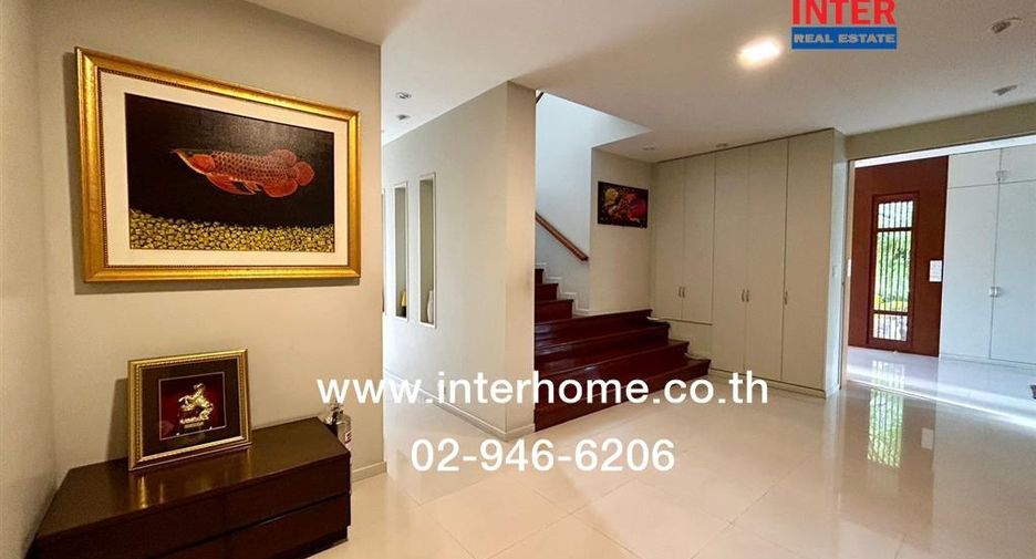 For sale 9 bedrooms house in Lak Si, Bangkok