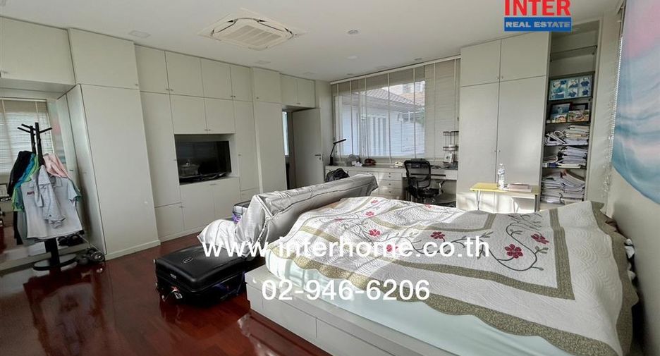 For sale 9 bedrooms house in Lak Si, Bangkok