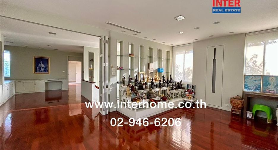 For sale 9 bedrooms house in Lak Si, Bangkok