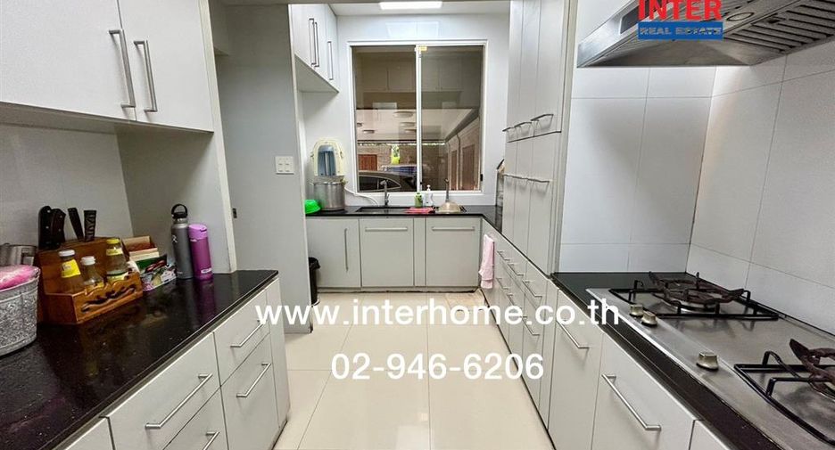 For sale 9 bedrooms house in Lak Si, Bangkok