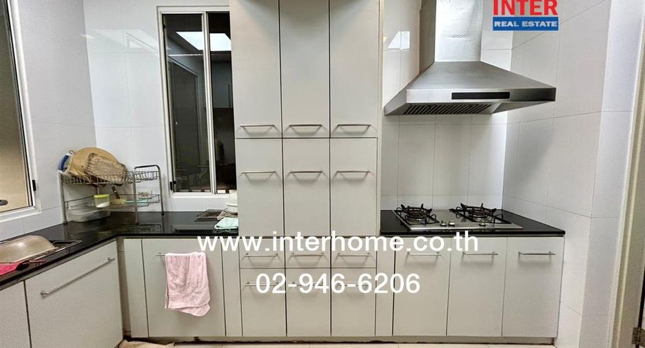 For sale 9 bedrooms house in Lak Si, Bangkok