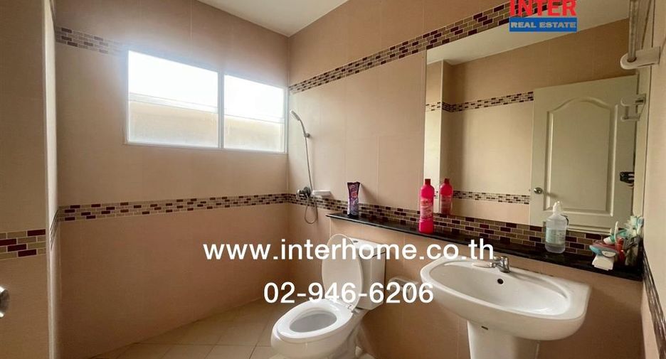 For sale 3 bedrooms house in Lat Krabang, Bangkok