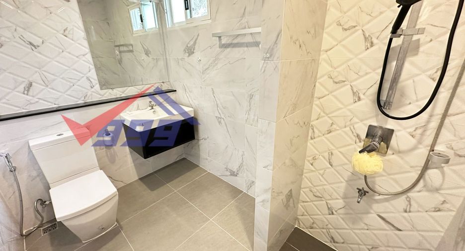 Haus zur Miete und zum Kauf mit 4 Zimmer in Min Buri, Bangkok