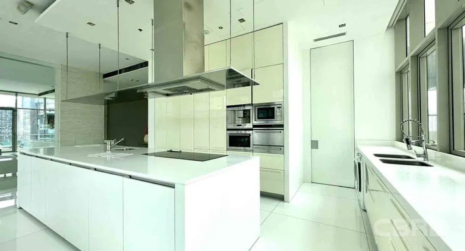 For sale 3 bedrooms condo in Sathon, Bangkok