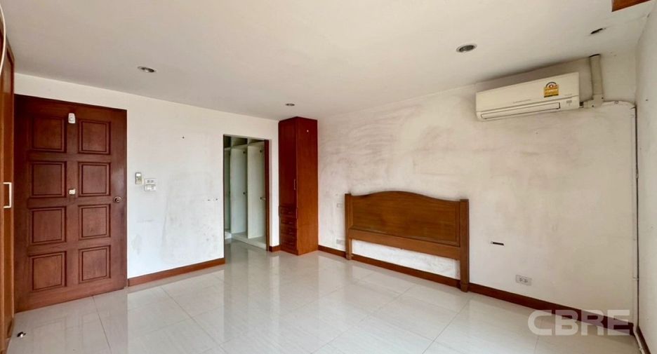 For sale 1 bed condo in Watthana, Bangkok