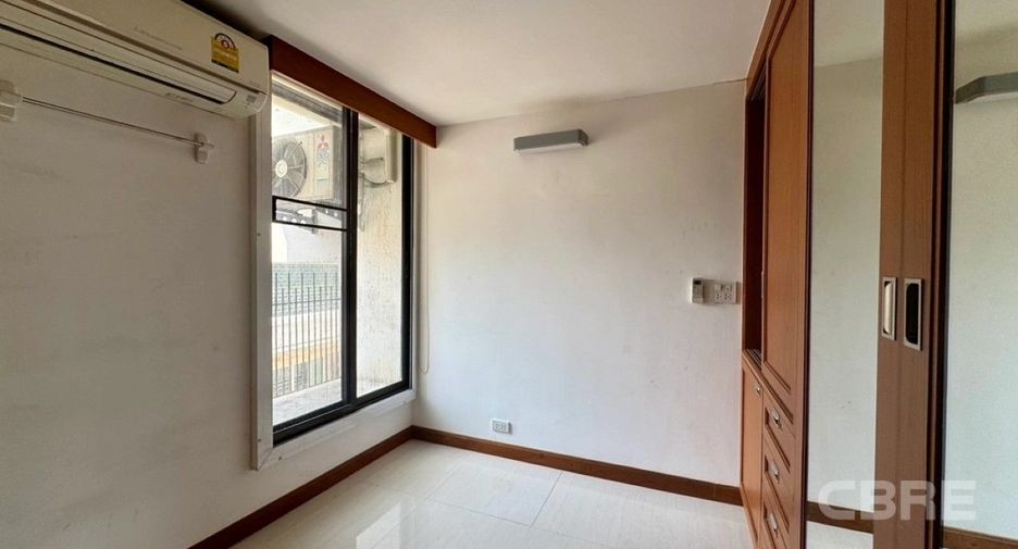 For sale 1 bed condo in Watthana, Bangkok
