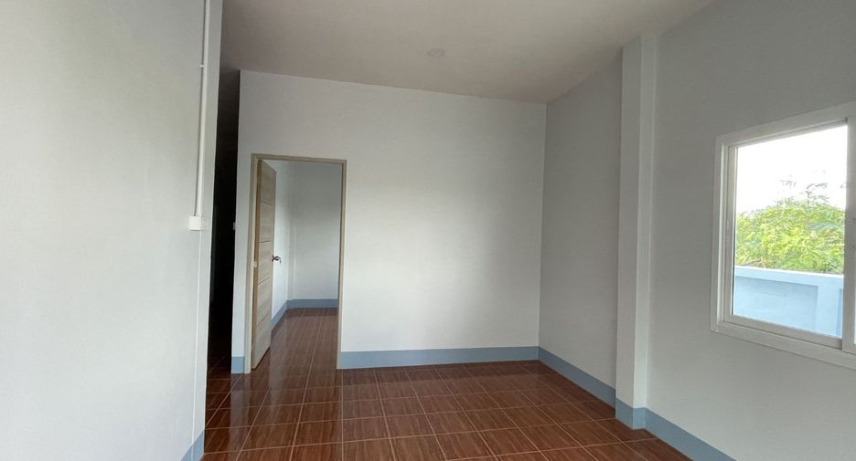 For sale 1 bed townhouse in Tap Khlo, Phichit