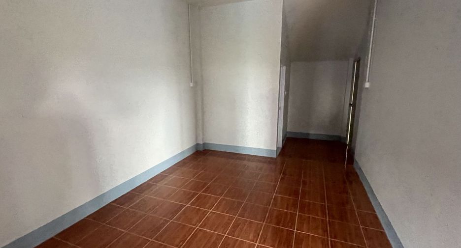 For sale 1 bed townhouse in Tap Khlo, Phichit