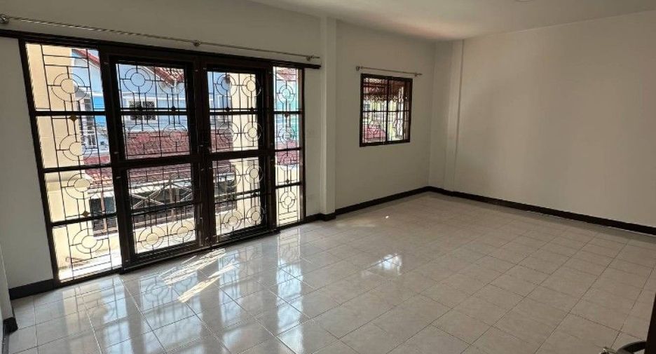 For rent and for sale 3 bedrooms townhouse in Thanyaburi, Pathum Thani