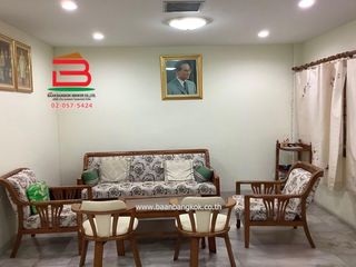 For sale 4 bedrooms townhouse in Huai Khwang, Bangkok