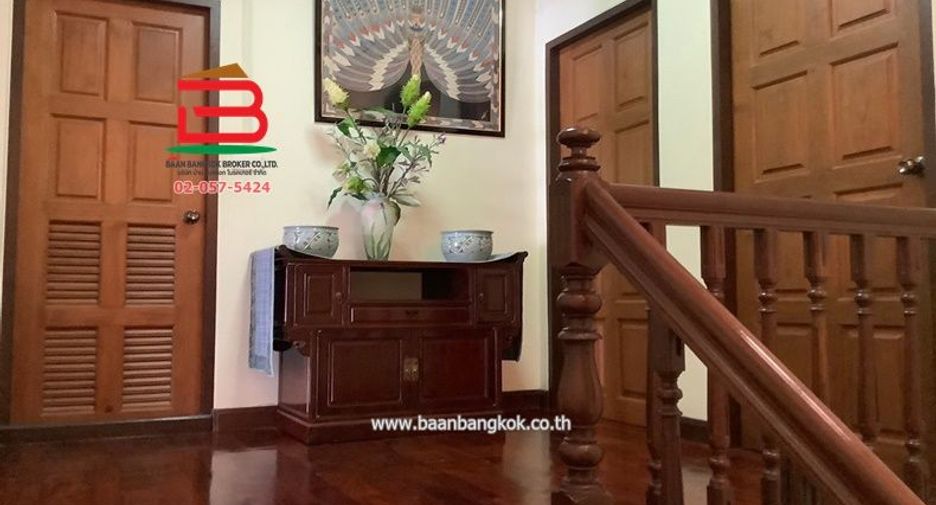 Reihenhaus zum Kauf mit 4 Zimmer in Huai Khwang, Bangkok