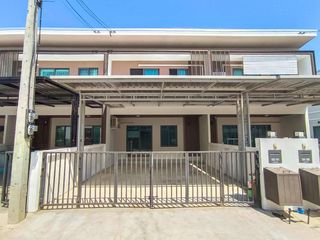 For Rent 3 Bedroom Townhouse In Mueang Chiang Mai