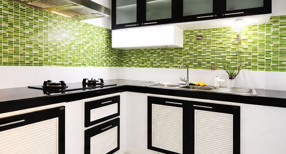 For sale 4 bedrooms townhouse in Don Mueang, Bangkok