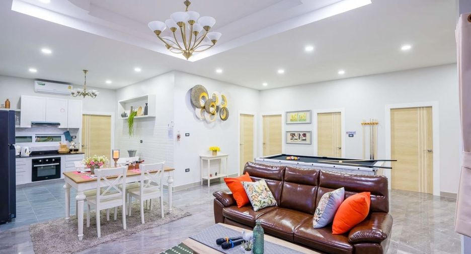 For rent 4 bedrooms villa in Jomtien, Pattaya