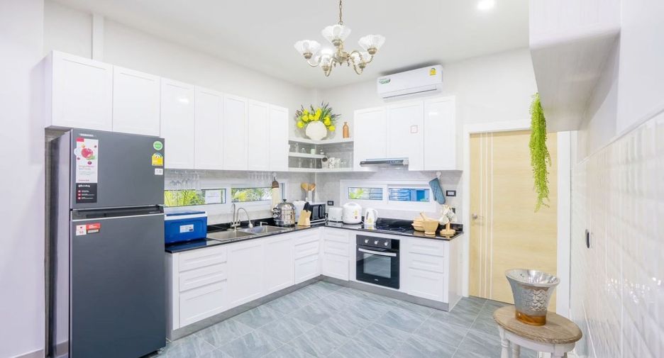 For rent 4 bedrooms villa in Jomtien, Pattaya