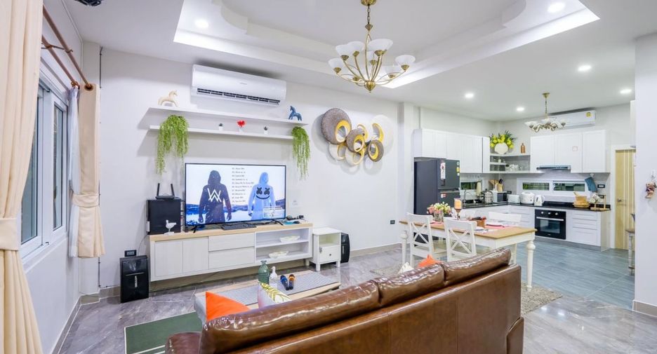 For rent 4 bedrooms villa in Jomtien, Pattaya