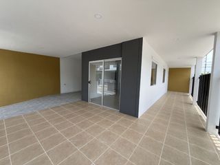 For sale 3 bedrooms townhouse in Mueang Pathum Thani, Pathum Thani