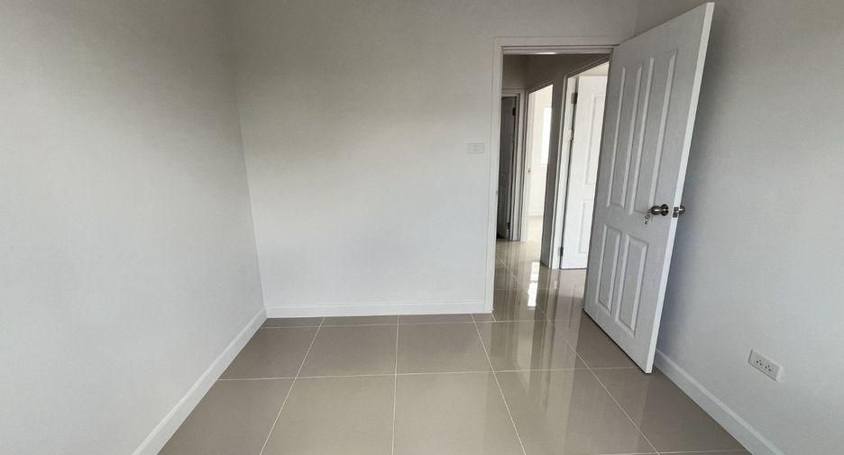 For sale 3 bedrooms townhouse in Mueang Pathum Thani, Pathum Thani