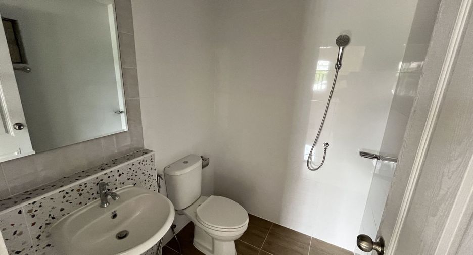 For sale 3 bedrooms townhouse in Mueang Pathum Thani, Pathum Thani
