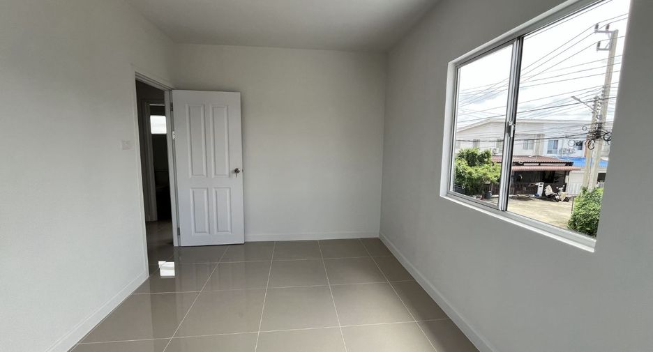 For sale 3 bedrooms townhouse in Mueang Pathum Thani, Pathum Thani