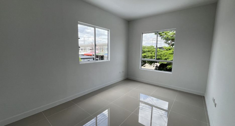 For sale 3 bedrooms townhouse in Mueang Pathum Thani, Pathum Thani