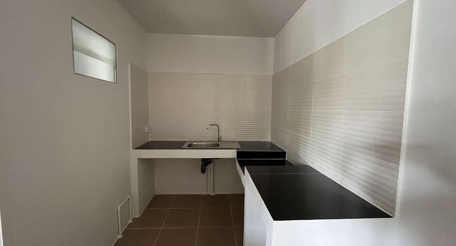 For sale 3 bedrooms townhouse in Mueang Pathum Thani, Pathum Thani