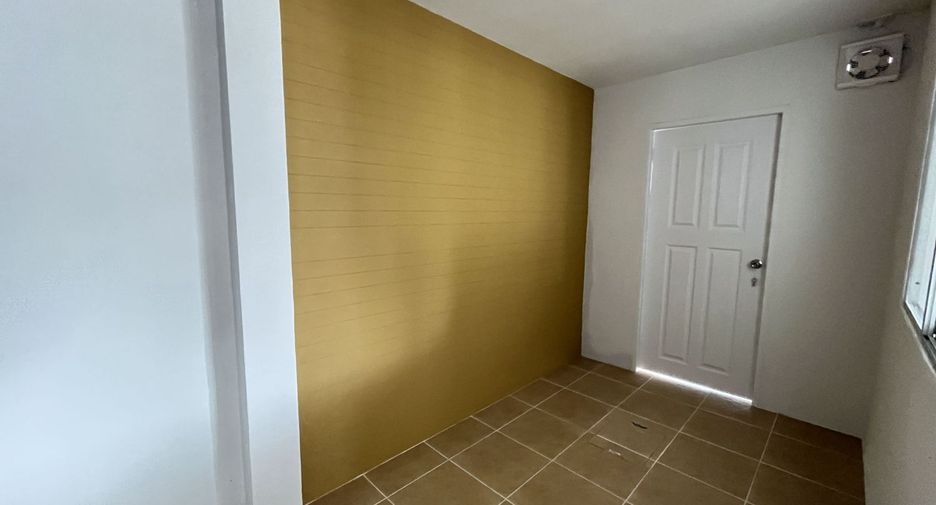 For sale 3 bedrooms townhouse in Mueang Pathum Thani, Pathum Thani