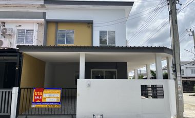 À vendre 3 chambres maison de ville à Mueang Pathum Thani, Pathum Thani