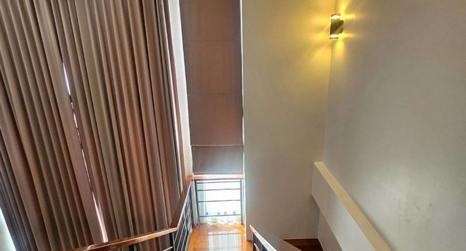 Condo en venta de 1 habitaciones en Si Racha, Chonburi