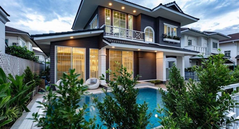 For rent 5 bedrooms villa in San Sai, Chiang Mai