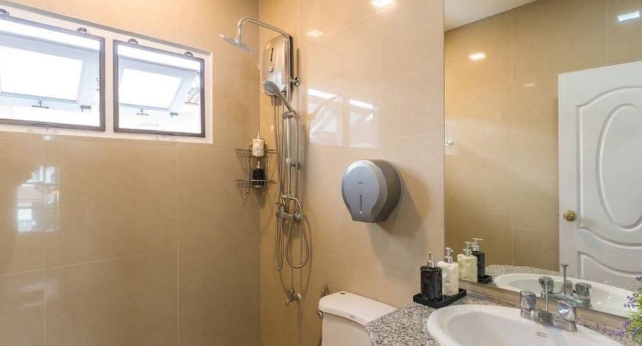 For rent 5 bedrooms villa in San Sai, Chiang Mai