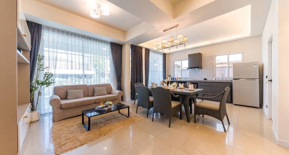 For rent 5 bedrooms villa in San Sai, Chiang Mai