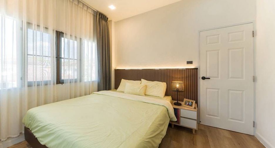 For rent 5 bedrooms villa in San Sai, Chiang Mai