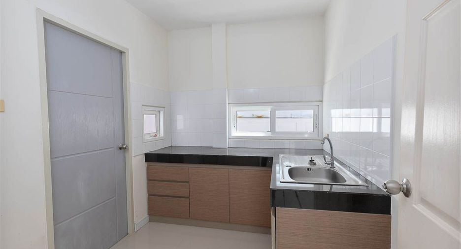 For sale 2 bedrooms house in Mueang Ubon Ratchathani, Ubon Ratchathani