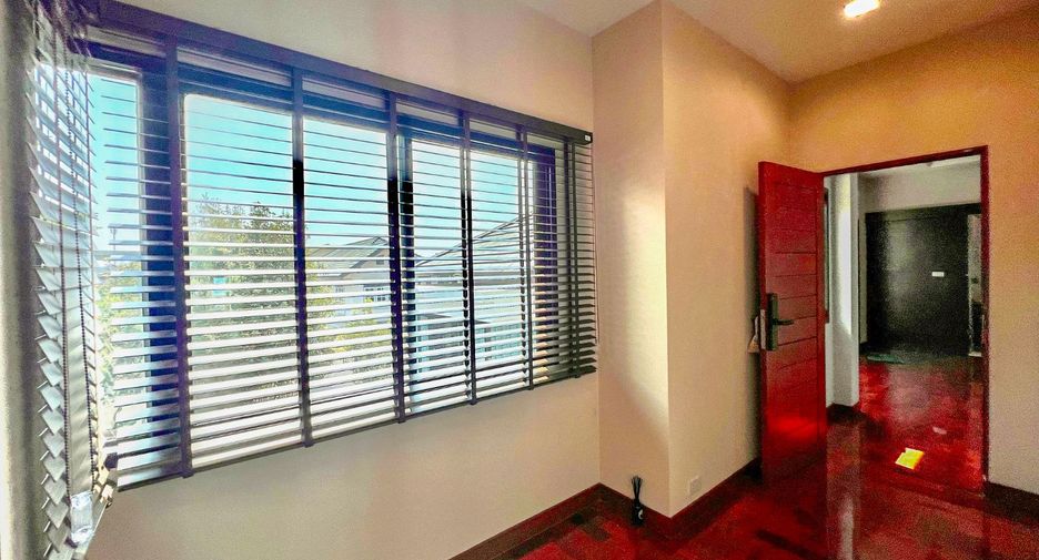 For sale 3 bedrooms house in Sai Mai, Bangkok