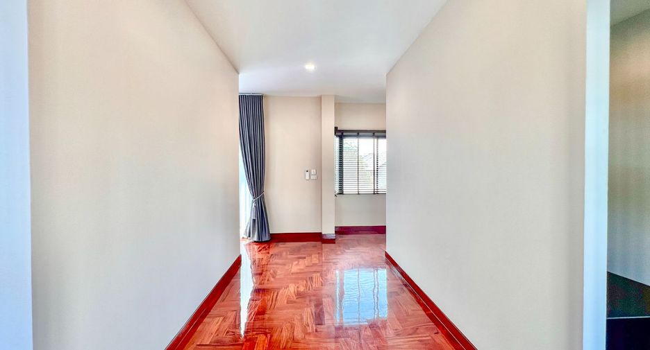 For sale 3 bedrooms house in Sai Mai, Bangkok